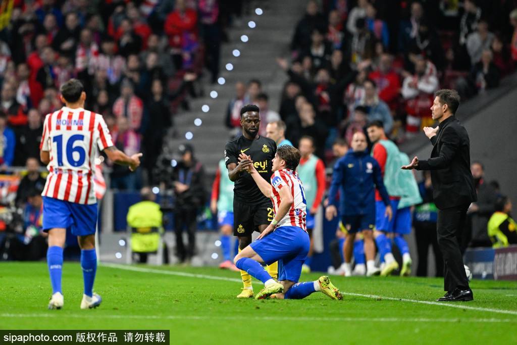 NFL西班牙首演：弗洛伦蒂诺与齐达内共同见证历史时刻！