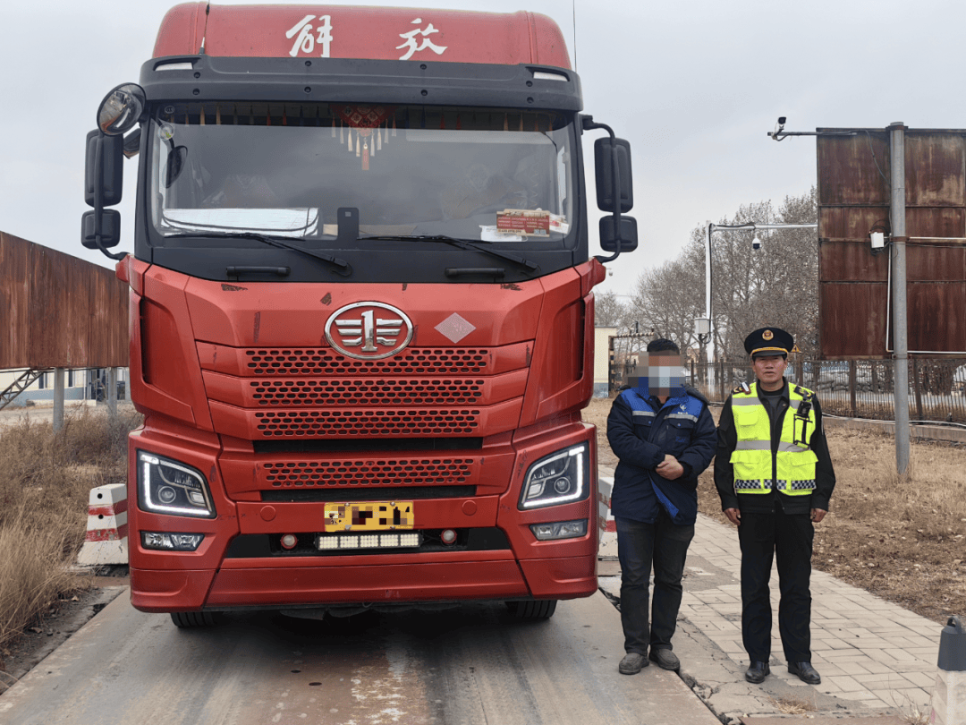 青城交警精准打击，5台“百吨王”被查获