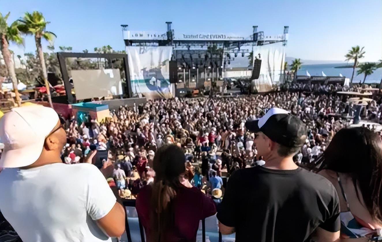 蓝色狂欢席卷洛杉矶，道奇两连冠，封神逆转奇迹铸就城市信仰