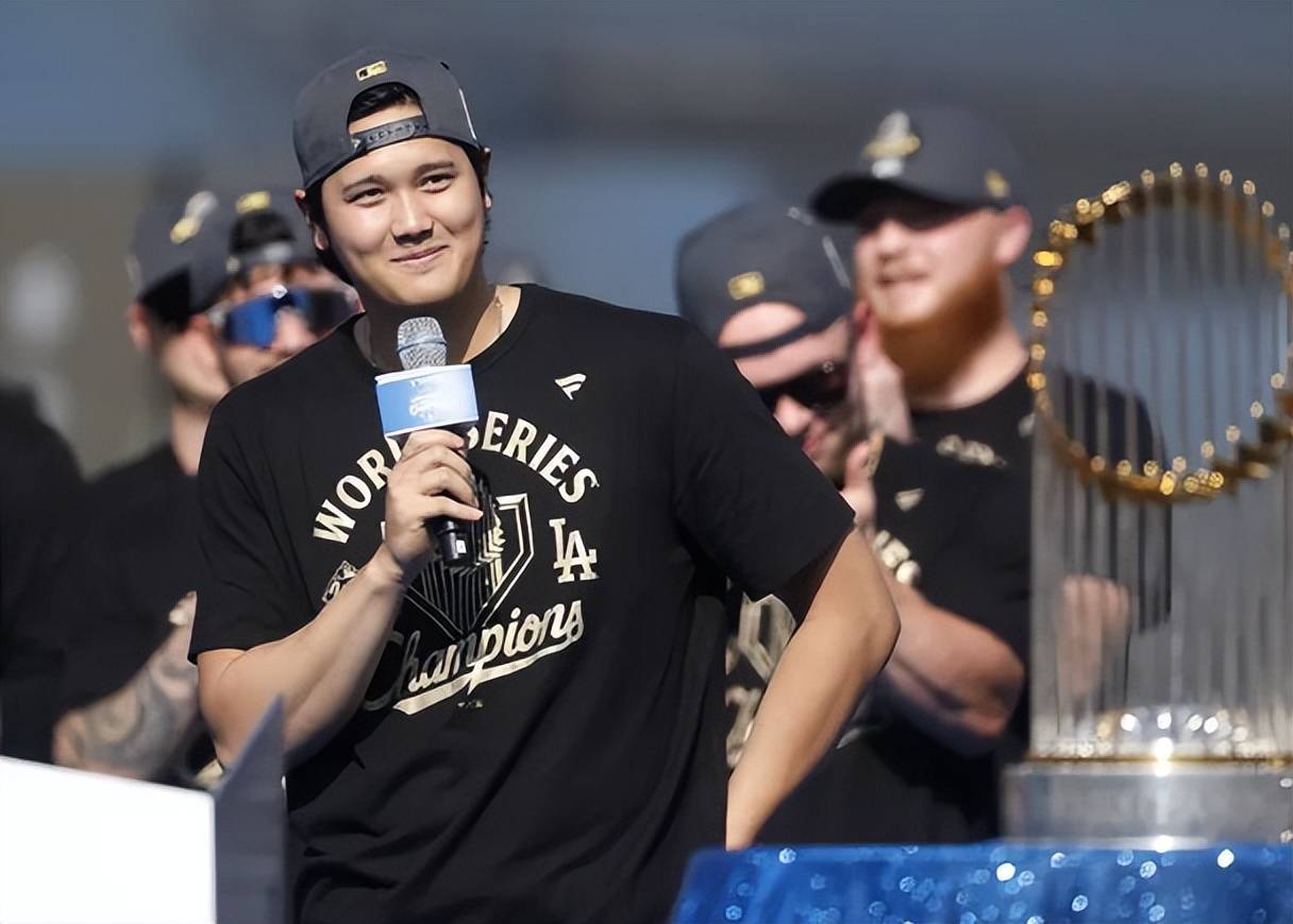 蓝色狂欢席卷洛杉矶，道奇两连冠，封神逆转奇迹铸就城市信仰
