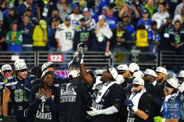 橄榄球 | 西雅图海鹰队夺得超级碗